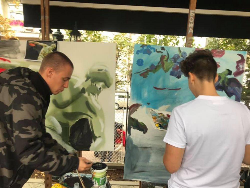 Mladi umetnici iz Srbije predstavili svoje vizije o bacanju hrane i solidarnosti