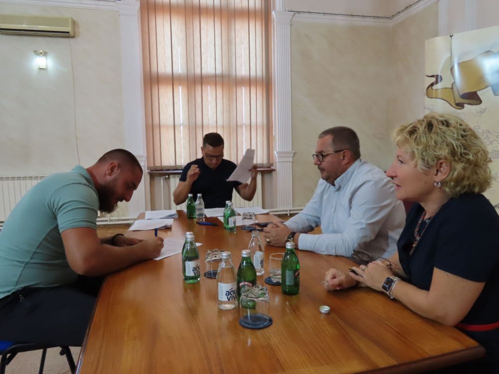 Petnaest poljoprivrednih proizvođača iz Bogatića dobija plastenike za unapređenje proizvodnje