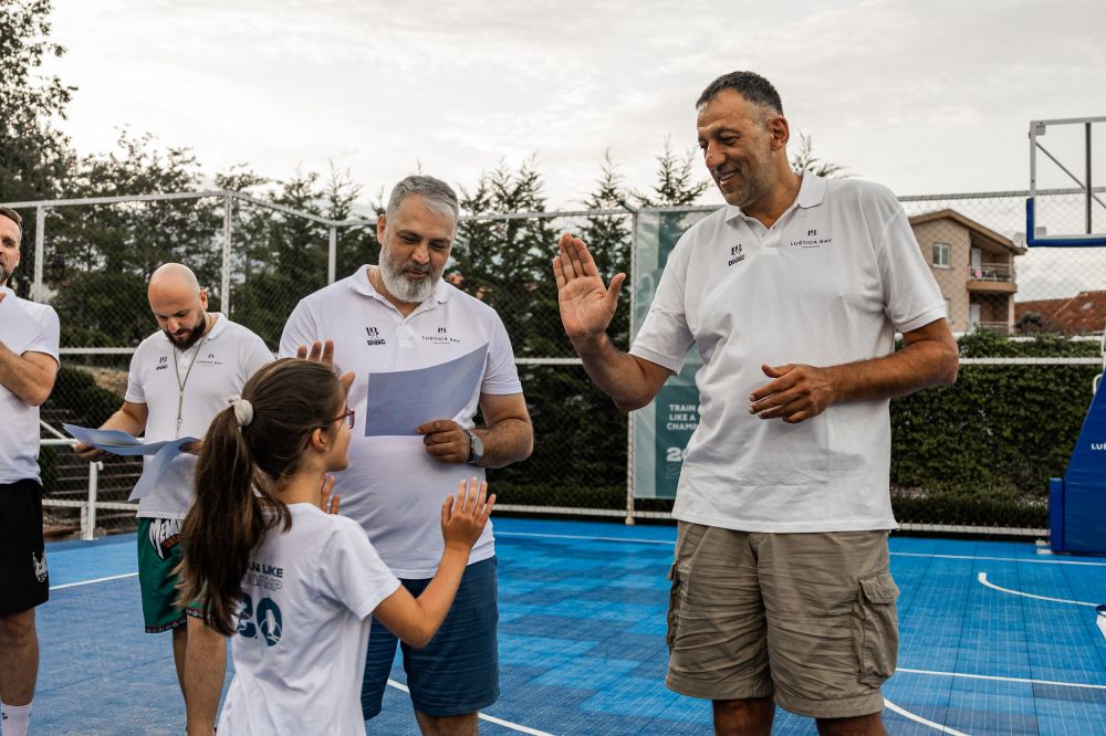 Fondacija Ana i Vlade Divac i Luštica Bay okupili mlade košarkaše na šestom Košarkaškom kampu