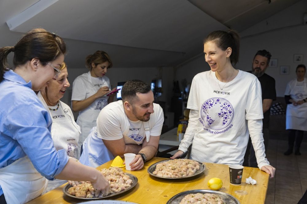 Uz pomoć Fondacije Ana i Vlade Divac, zaposleni u NCR Voyix pripremili više od 100 obroka za osobe slabijeg materijalnog statusa