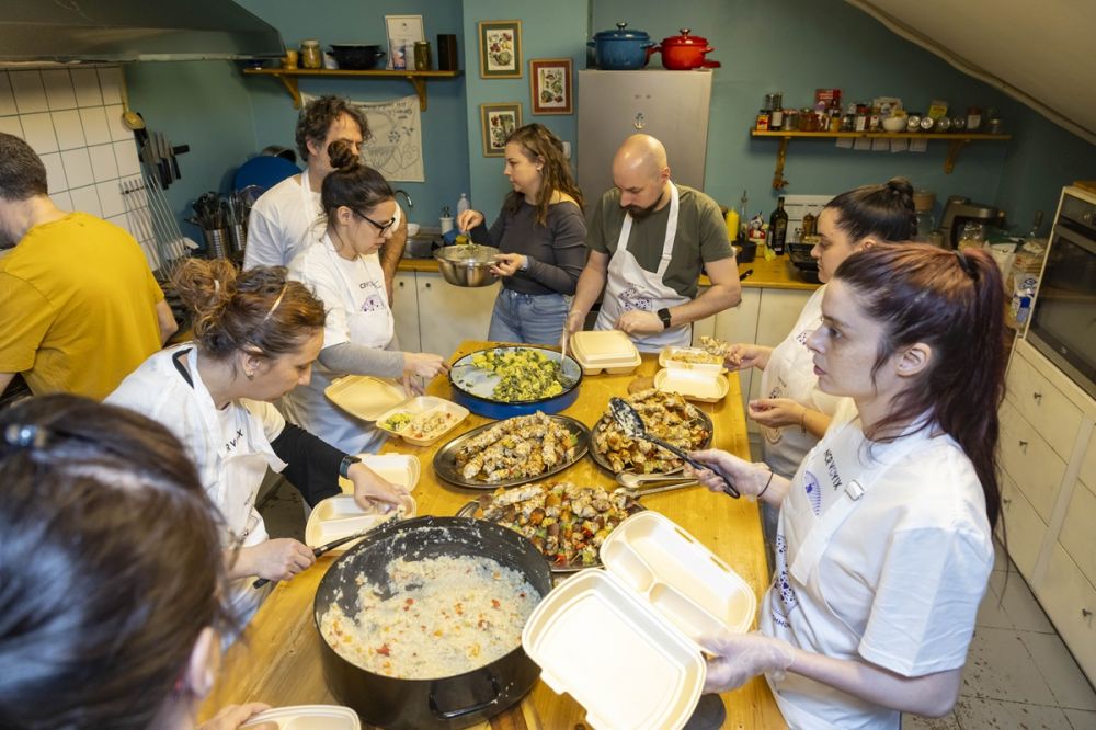 With Support From the Ana and Vlade Divac Foundation, NCR Voyix Employees Prepared More Than 100 Meals for People in Need