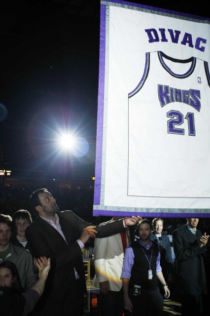 After leaving Kings, Vlade Divac should get jersey retired by