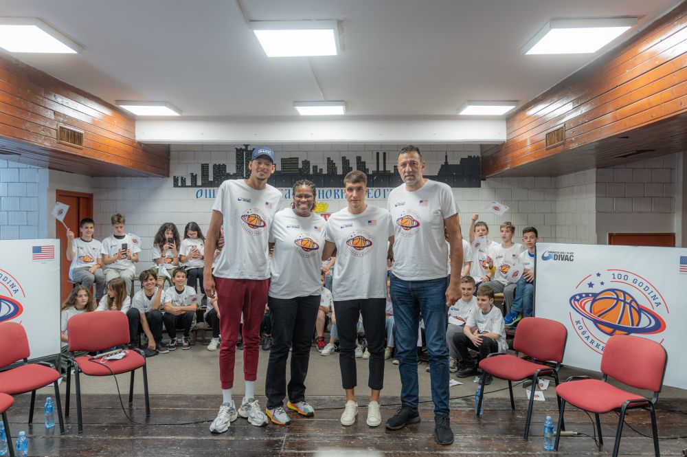 MALIM KORACIMA DO VELIKIH ZVEZDA NBA zvezde sa školarcima u Beogradu povodom 100 godina košarke u Srbiji