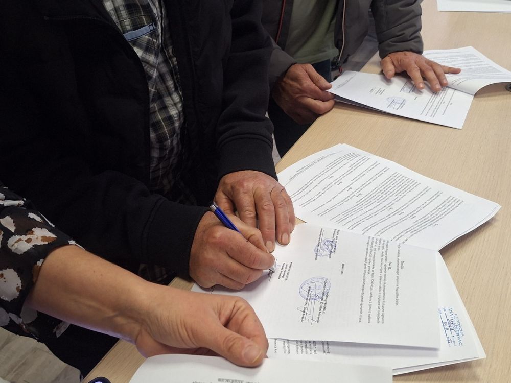 Poljoprivrednim proizvođačima iz Prijepolja donirano 53 plastenika 